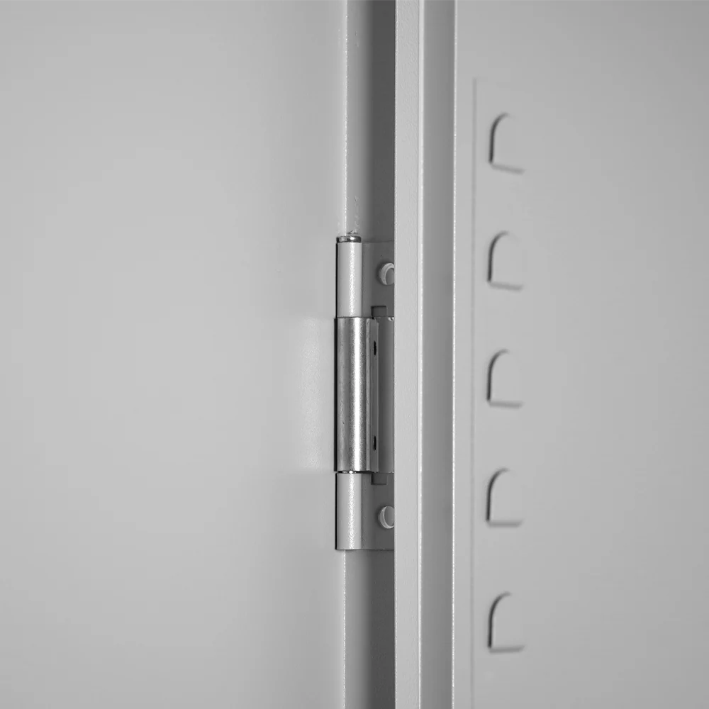 Stahl-Aktenschrank Beschläge im Detail Stahl-Aktenschrank Beschläge im Detail