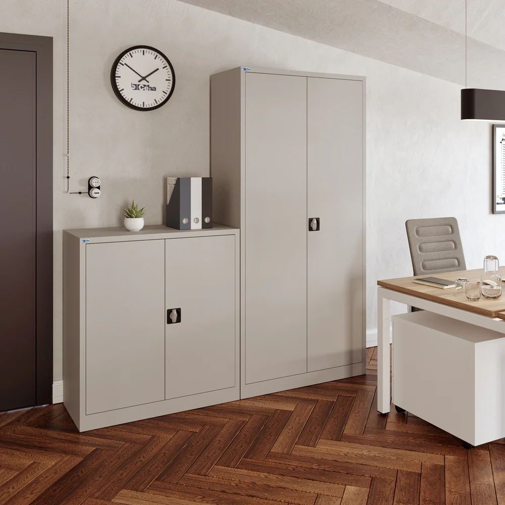 Metall Aktenschrank im Raum als Beispiel Metall Aktenschrank im Raum als Beispiel
