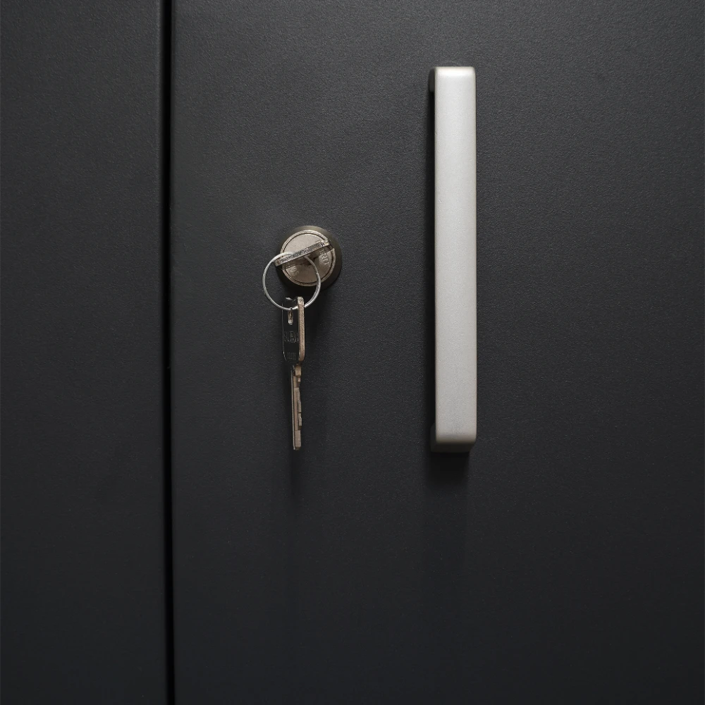 AUSSENSCHRANK_DETAIL-01-7016 Stahlschrank für den Außenbereich – Anthrazit (1200 × 800 × – Detailansicht